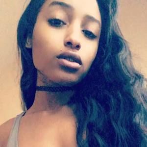 Meet your Posher, Dee